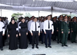 Phó Thủ tướng Nguyễn Văn Thắng dự lễ an táng 63 hài cốt liệt sĩ tại Đồng Nai 