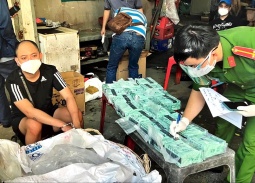 Ninh Bình: Cảnh báo thủ đoạn vận chuyển ma túy qua dịch vụ chuyển phát nhanh 