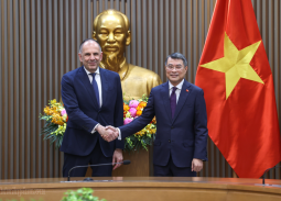 Thủ tướng Lê Minh Hưng tiếp Bộ trưởng Ngoại giao Hy Lạp