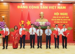 Công bố 5 quyết định của Bộ Chính trị, Ban Bí thư về công tác cán bộ