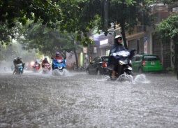 Dự báo thời tiết ngày 5/8: Bắc Bộ mưa lớn, vùng núi đề phòng lũ quét và sạt lở đất