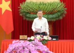 Xây dựng Điều lệ Đảng thật khoa học, dễ thực hiện và có sức sống lâu dài