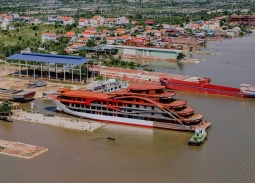 Hạ thủy siêu du thuyền Amorasae: Công trình chào mừng Quảng Ninh trở thành Thành phố trực thuộc Trung ương