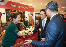 Yêu ẩm thực Việt bằng “cái đầu lạnh” và công thức vươn ra toàn cầu của Banh Mi Society