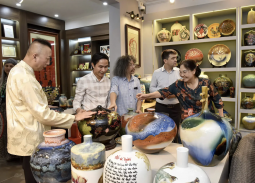 Nâng tầm sản phẩm quà tặng làng nghề thành “đại sứ” giới thiệu văn hóa