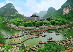 Du lịch Ninh Bình tăng trưởng mạnh, doanh thu 8 tháng vượt 20.600 tỷ đồng