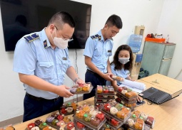 Hà Nội tăng cường kiểm soát thị trường dịp Trung thu 