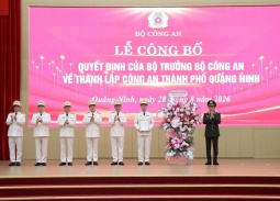 Công bố quyết định thành lập Công an thành phố Quảng Ninh