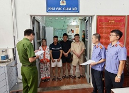 Tạm giữ hình sự 4 đối tượng trong vụ hành hung tài xế taxi ở Quảng Ninh