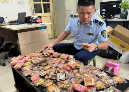Hà Nội tăng cường kiểm tra, kiểm soát thị trường bánh Trung thu