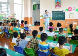 Trẻ 5–6 tuổi được miễn, giảm học phí theo quy định phổ cập giáo dục mầm non