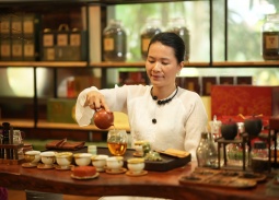 Khi mùa trăng về, nghe nữ Nghệ nhân kể chuyện về trà 
