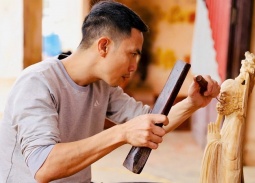 Nghệ nhân quốc gia Trần Văn Phú: Hơn 20 năm giữ nghề điêu khắc gỗ và truyền lửa cho thế hệ trẻ