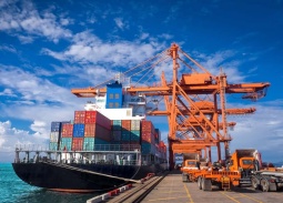 Tăng tốc xuất khẩu, kỳ vọng kéo nhập siêu năm 2026 xuống dưới 10 tỷ USD