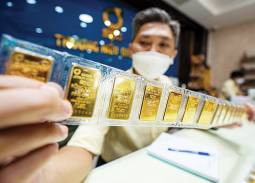 Giá vàng hôm nay 14/10: Vàng thế giới lao dốc, SJC tuột mốc 140 triệu đồng/lượng