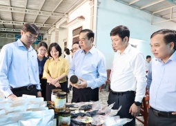Hỗ trợ làng nghề xây dựng thương hiệu, mở rộng thị trường tiêu thụ