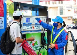 Giá xăng E10 hôm nay giảm hơn 1.200 đồng/lít từ 15h chiều