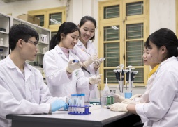 Tập trung thu hút nhân tài, tăng cường kết nối cung - cầu lao động