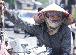 Dự báo thời tiết ngày 25/10: Nắng trên diện rộng, chiều và tối chuyển mát