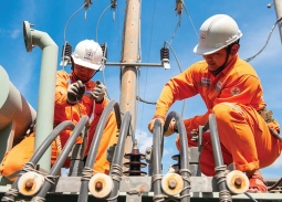 Khẩn trương xem xét giảm giá điện từ 1/11, đưa thuế tiêu thụ đặc biệt xăng về 0%