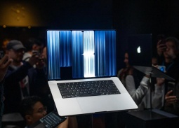 MacBook Pro màn hình cảm ứng giá từ 80 triệu