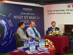 Lễ ra mắt “Nhật ký bánh xe cuộc đời” của tác giả Lê Đăng Khương