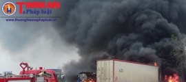 Thanh Hóa: Cháy xe khách và xe Container sau cú tông mạnh