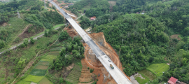 Thi công xuyên lễ tại công trường cao tốc Hữu Nghị - Chi Lăng