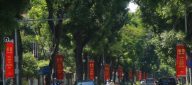 Hà Nội rực rỡ sắc đỏ chào mừng 72 năm Ngày Giải phóng Thủ Đô 10/10