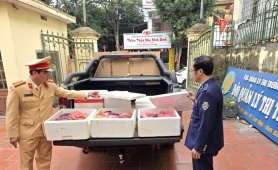 Ninh Bình: Trạm CSGT Tam Điệp bắt giữ ô tô chở nội tạng lợn trôi nổi không rõ nguồn gốc