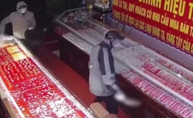 Ninh Bình: Truy bắt 2 đối tượng cướp tiệm vàng