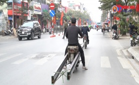 Hà Nội: Nguy hại từ những chiếc xe tự chế để vận chuyển hàng hóa