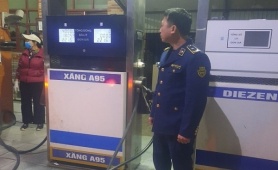 Hà Nội: Xử phạt cơ sở kinh doanh xăng dầu niêm yết giá sai quy định