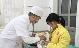 Trung tâm Y tế huyện Tủa Chùa: Màu áo blouse trắng cống hiến thầm lặng nơi vùng cao