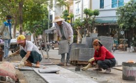 Hà Nội siết yêu cầu lắp hệ thống phun sương giảm bụi, tạm ngừng cấp phép đào đường dịp cuối năm