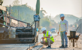 Tại dự án cao tốc Hữu Nghị - Chi Lăng, hàng nghìn người lao động đang nỗ lực hoàn thành mục tiêu thông tuyến