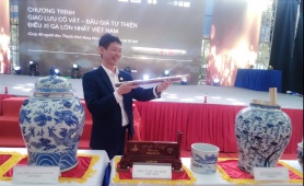 Nhiều vật phẩm có giá trị cùng xuất hiện tại Chương trình Giao lưu cổ vật và trang sức thiết kế đặc sắc 2025
