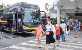 Hà Nội và TP.HCM tăng cường vận tải, nhiều tuyến miễn phí vé dịp Tết Dương lịch