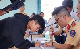 Phó Thủ tướng yêu cầu Bộ Công an đổi mới toàn diện công tác sát hạch và cấp GPLX