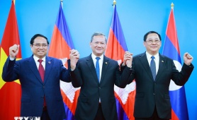 Thủ tướng ba nước Việt Nam - Campuchia - Lào họp triển khai kết quả cuộc gặp giữa người đứng đầu ba Đảng