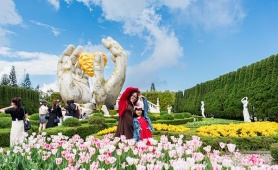 Du khách miền Trung – Tây Nguyên nô nức trẩy hội Bà Nà Hills