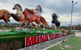 Nghệ nhân Đinh Văn Tâm lên phương án 'hồi sinh' linh vật ngựa bị phá hoại tại Quảng Trị