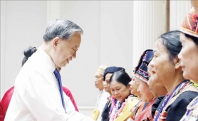 Tổng Bí thư, Chủ tịch nước Tô Lâm gặp mặt người có uy tín tiêu biểu, khẳng định vai trò “cột mốc sống” của văn hóa