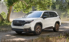 Subaru Forester 2.5L phân phối tại Việt Nam không thuộc diện triệu hồi cửa sổ trời