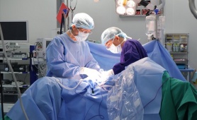 Bị ung thư xâm lấn bàng quang, người đàn ông 61 tuổi thoát cửa tử nhờ chiến lược điều trị khác thường