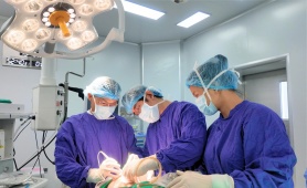 Vinmec Nha Trang phẫu thuật ung thư tuyến giáp không để lại sẹo: Giữ trọn giọng nói và sự tự tin cho người bệnh