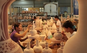Thủ công mỹ nghệ Việt: Thoát khỏi quan niệm 'đồ lưu niệm' để hướng đến ngành công nghiệp sáng tạo