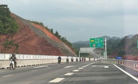 Cao tốc Hữu Nghị – Chi Lăng: Kiến nghị xử lý nghiêm người, phương tiện tự ý vào công trường