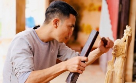 Nghệ nhân quốc gia Trần Văn Phú: Hơn 20 năm giữ nghề điêu khắc gỗ và truyền lửa cho thế hệ trẻ