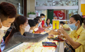 Giá vàng hôm nay 27/10: Thế giới bật tăng nhẹ, vàng SJC và nhẫn trơn đi ngang